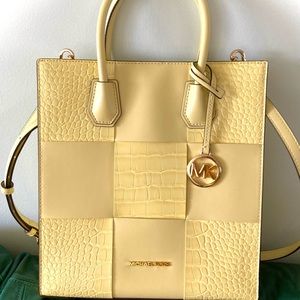 NWT~Michael Kors Mercer MD Crossbody Yellow,Brand NEW W/tags, quiet Luxury bag